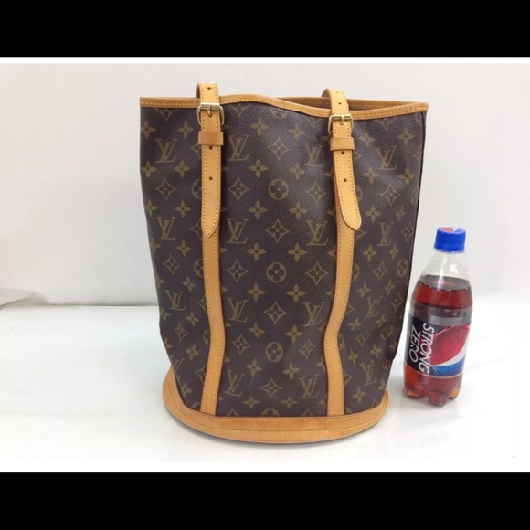 💣💣Sold💣💣Authentic Louis Vuitton Bucket GM - Picture 2 of 8